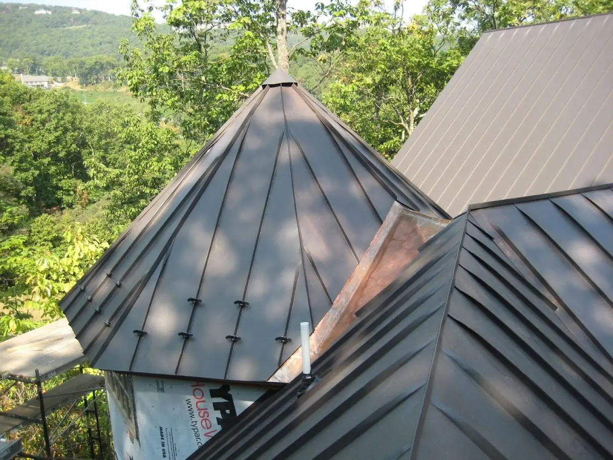 Professional Gutter Cleaning by Craftsman Roofing in Canterburg